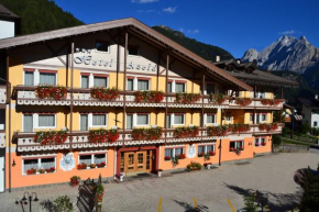 Гостиница Hotel Azola, Канацеи